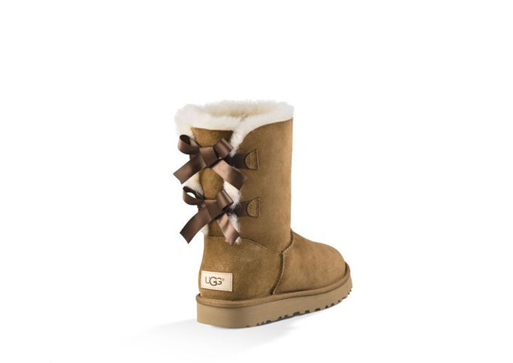 מגפי האגג דגם ביילי באוו קצר UGG BAILEY BOW SHORT – תמונה 2