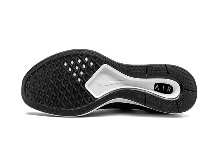 נעלי נייק-Nike Air Zoom Mariah Flyknit Racer dark Grey – תמונה 4