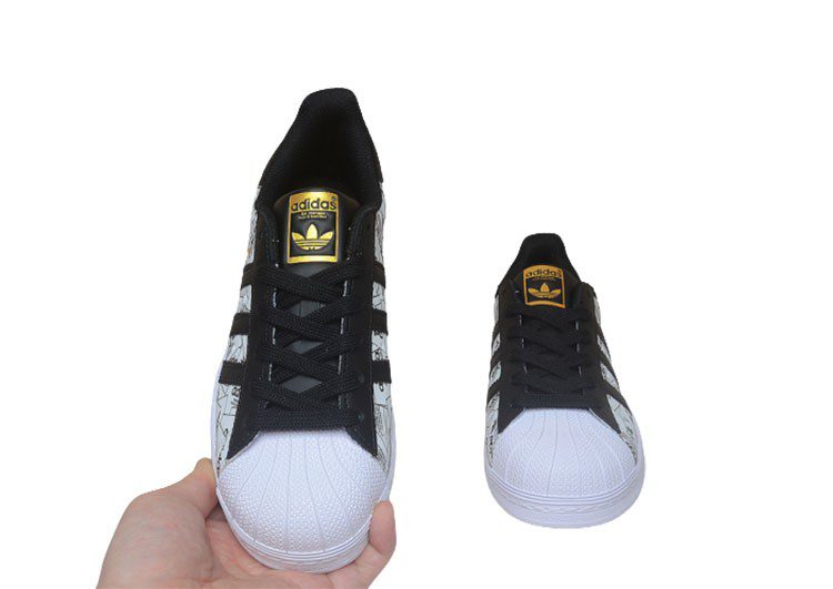 נעלי אדידס-ADIDAS Stan Smith - Black & Logo Print – תמונה 6