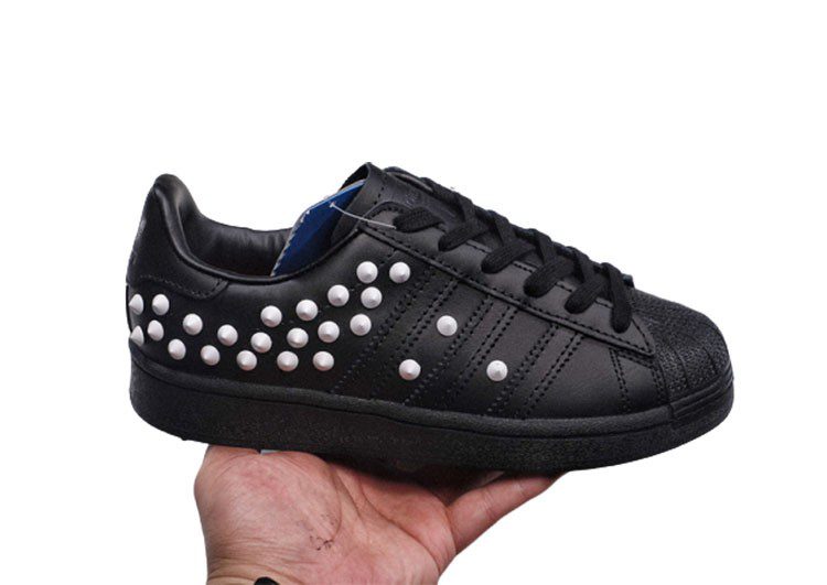 נעלי אדידס-ADIDAS Stan Smith - Black & White Dot – תמונה 3