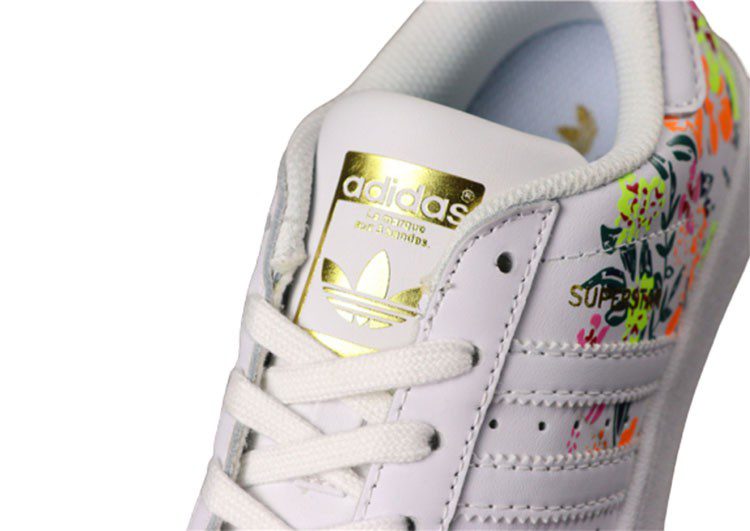 נעלי אדידס-ADIDAS Stan Smith - White With Fleur – תמונה 12