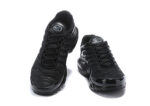נעלי נייק-NIKE AIR MAX PLUS TN-BLACK