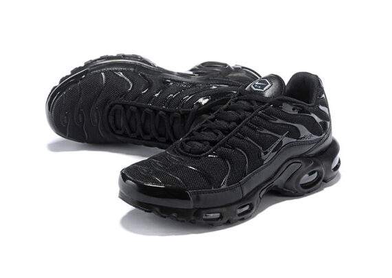 נעלי נייק-NIKE AIR MAX PLUS TN-BLACK