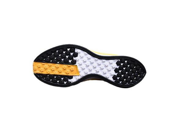 נעלי נייק-NIKE AIR ZOOM PEGASUS 36 - Yellow & Black Logo