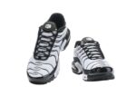 נעלי נייק-NIKE AIR MAX PLUS TN-LIGHT GRAY-BLACK