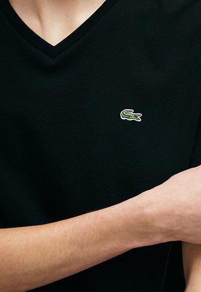 לקוסט-LACSOTE TSHIRT MEN V NECK SHORT - Black