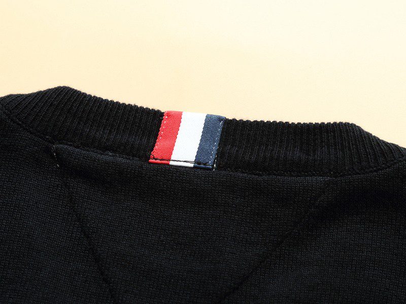 טומי הילפיגר-TOMMY TSHIRT MEN'S LONG V - Black – תמונה 5