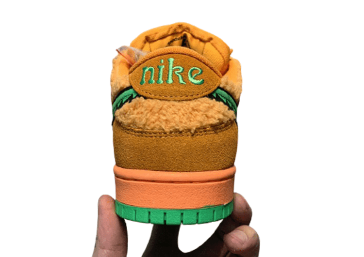 נעליי נייק-NIKE SB DUNK LOW PRO QS - Texas Rose & Emerald Logo – תמונה 6