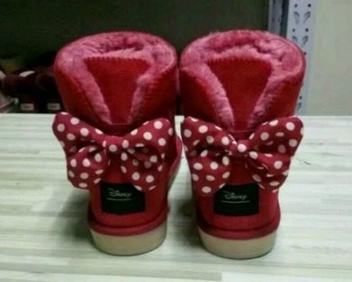 מגפי האגג דגם דיסני גם לילדים UGG Mini DISNEY – תמונה 4