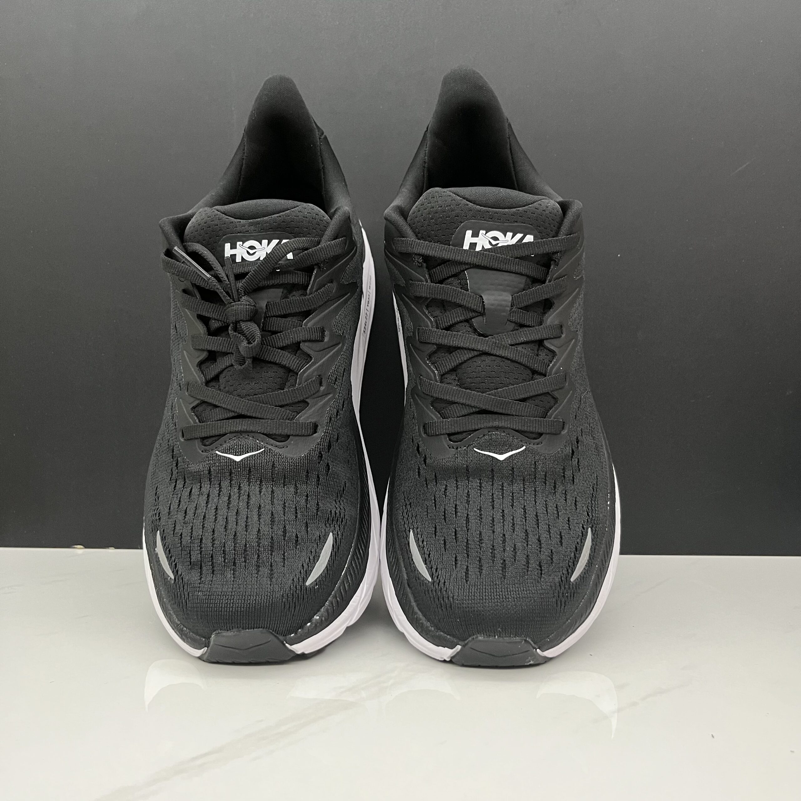 נעלי הוקה-HOKA ONE ONE Clifton 8 Black – תמונה 5