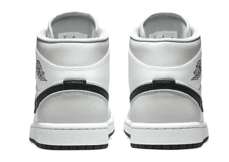 ⁦נעלי נייק-Nike Air Jordan 1 Mid Light Smoke W 2021⁩ – תמונה ⁦4⁩