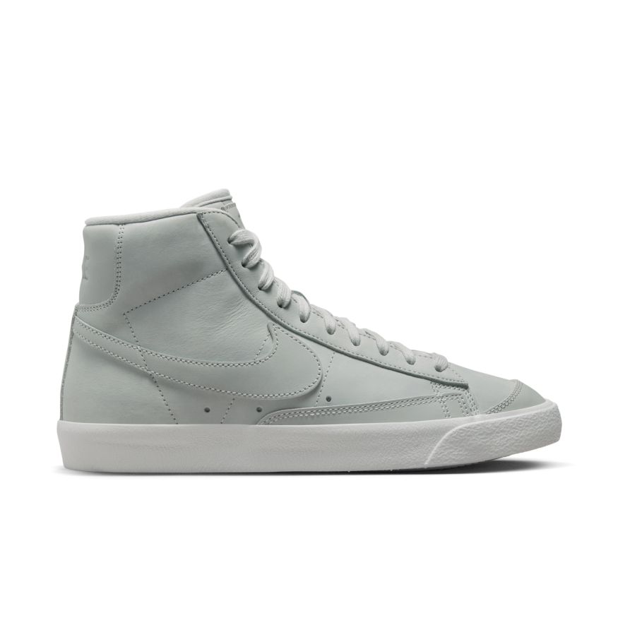 נייק בלייזר גבוהות- NIKE BLAZER MID '77 VINTAGE WHITE BROWN