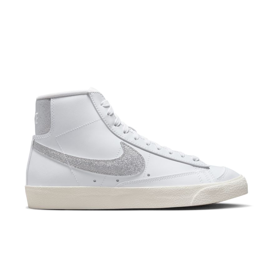 נייק בלייזר גבוהות- NIKE BLAZER MID '77 VINTAGE WHITE GREY