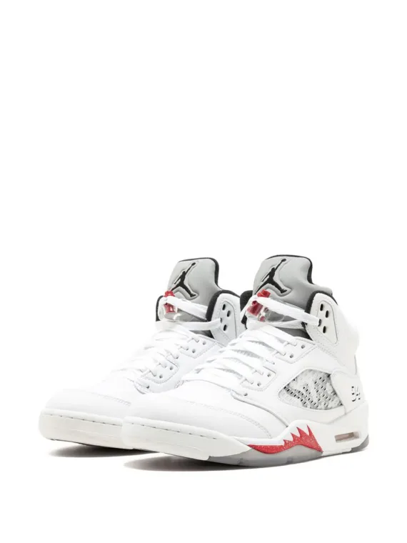 NIKE x Supreme Air Jordan 5 Retro sneakers