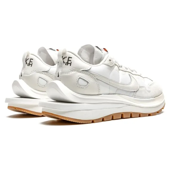 Nike Vaporwaffle Sacai Sail Gum