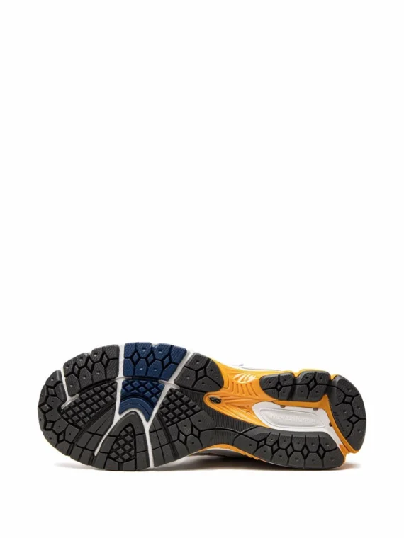 ניו באלאנס - New Balance 2002 R M2002RLA sneakers