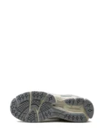 ניו באלאנס - New Balance 2002 R Linen sneakers