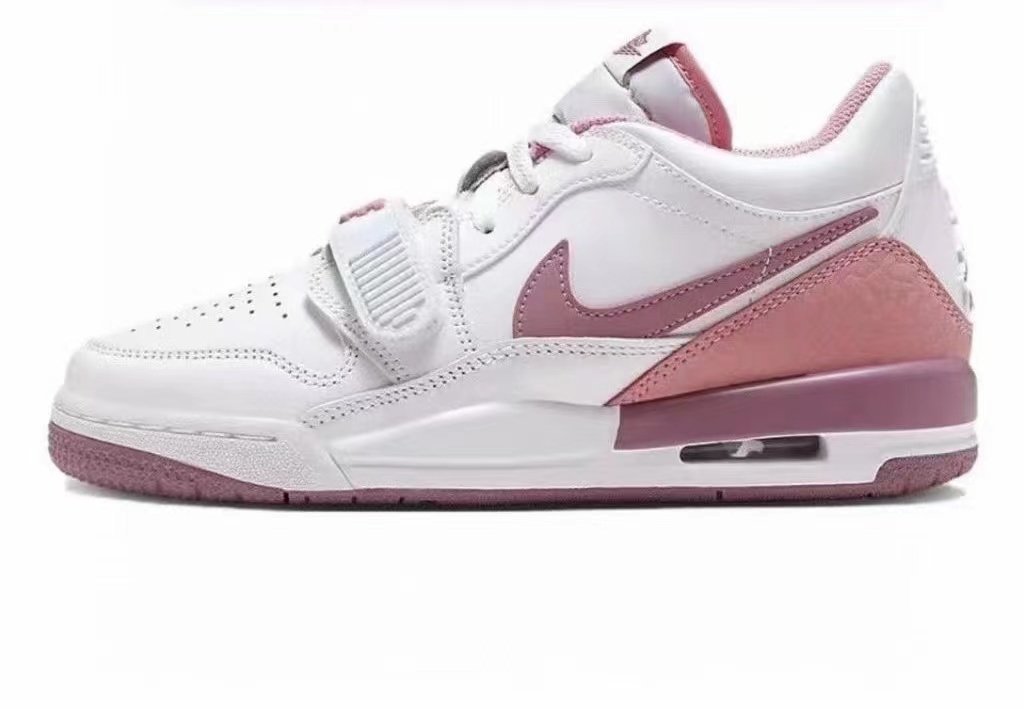נייק ג'ורדן -NIKE AIR JORDAN LEGACY 312 WHITE PEACH