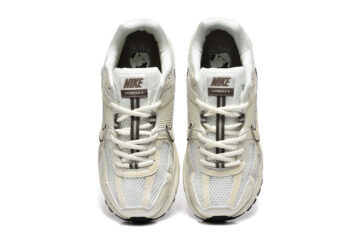 נעלי נייק-Nike Air Zoom Vomero 5 SILVER
