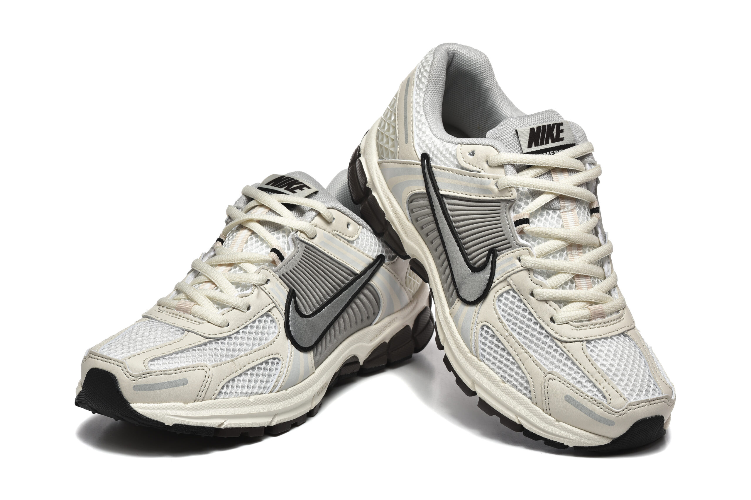 נעלי נייק-Nike Air Zoom Vomero 5 SILVER GRAY – תמונה 4