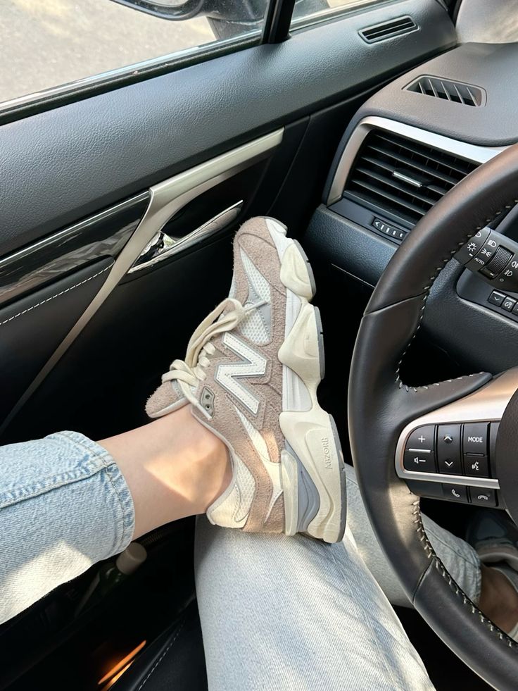 New Balance 9060