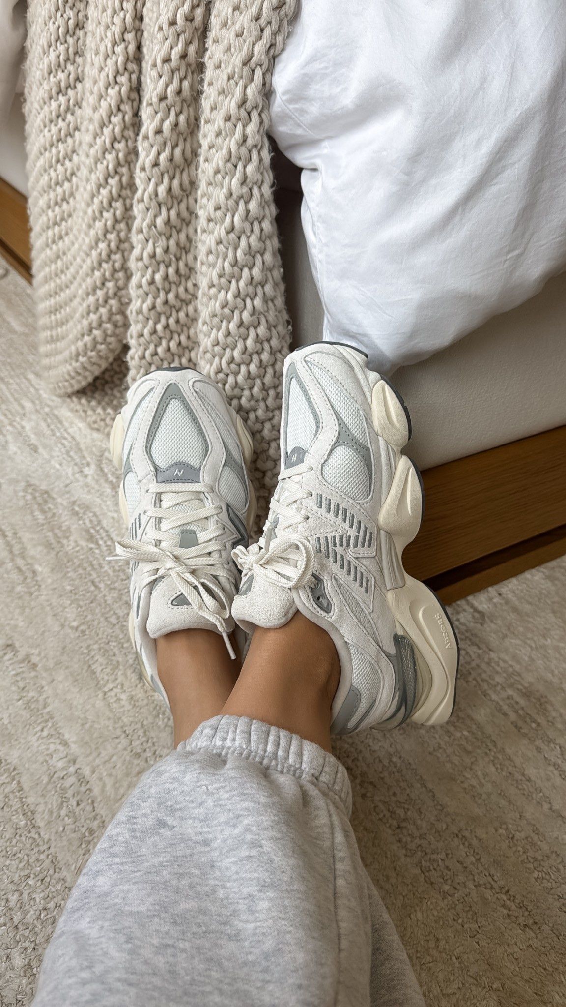 New Balance 9060