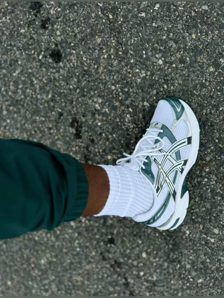 ASICS - תמונות לקוחות והמחשות