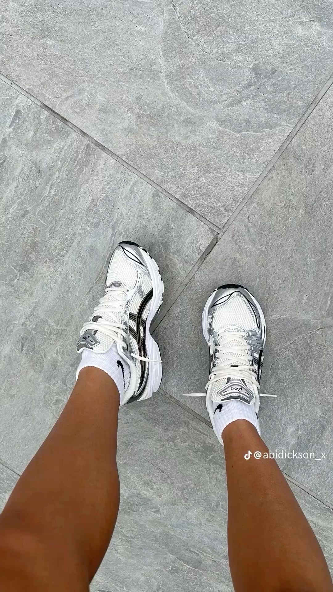 ASICS - תמונות לקוחות והמחשות