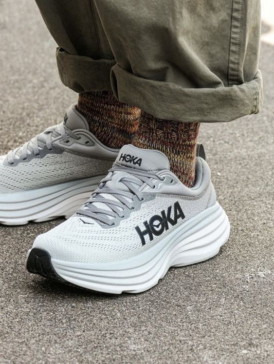 HOKA - תמונות לקוחות והמחשות