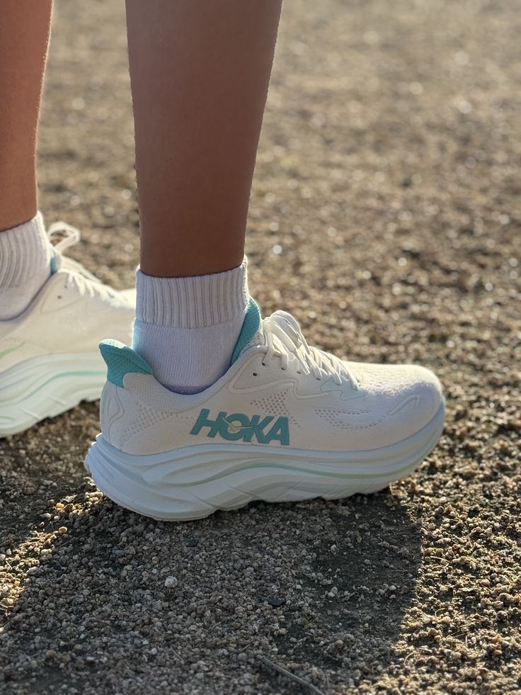 HOKA - תמונות לקוחות והמחשות
